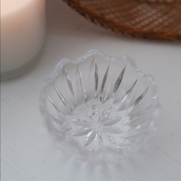 Vintage Cut Crystal Starburst Scalloped Edge Dish - Picture 4 of 7